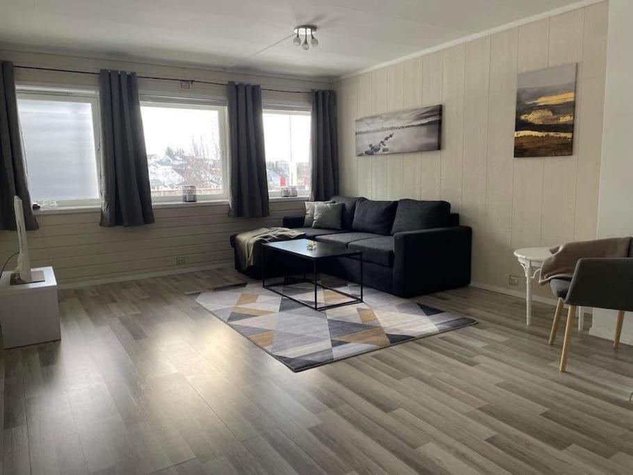 Sentral Og Koselig Leilighet Tromso Bagian luar foto