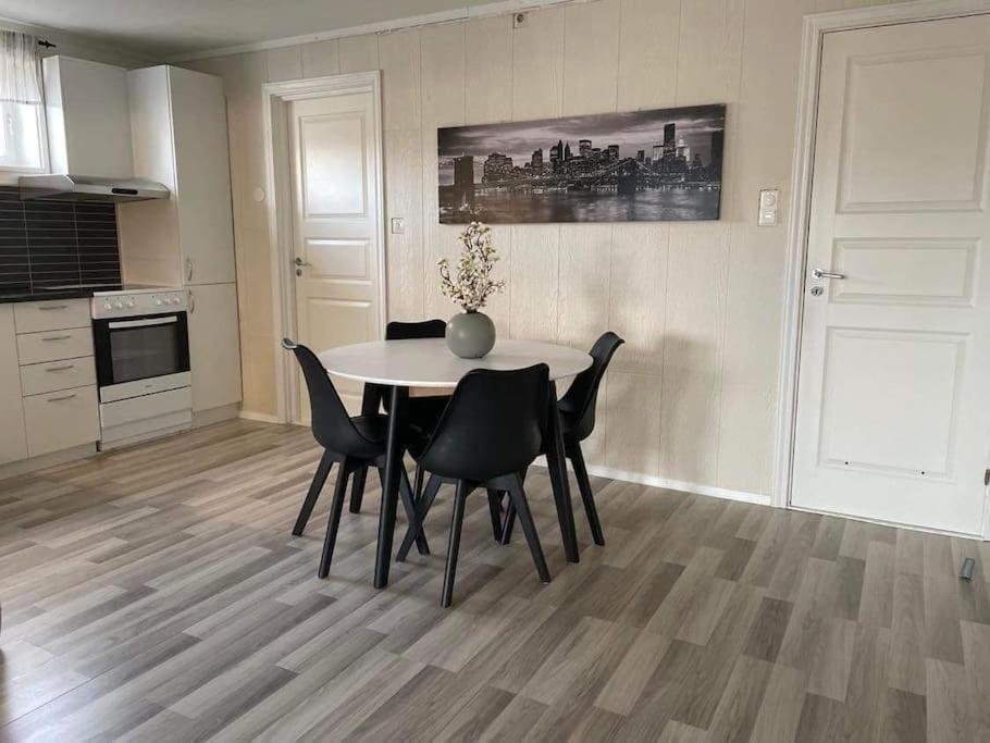 Sentral Og Koselig Leilighet Apartment Tromso Bagian luar foto